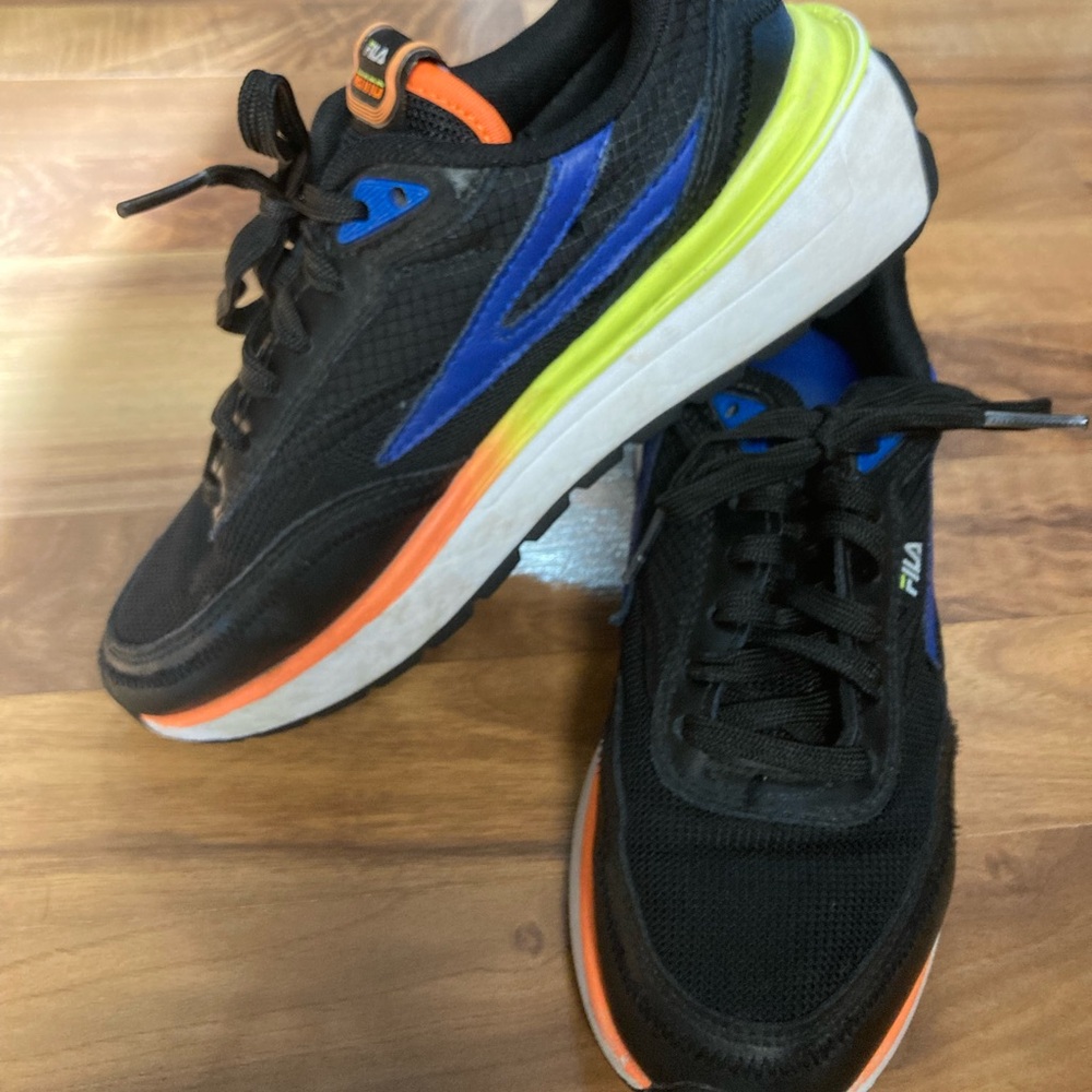 Fila Black and Blue Athletic Shoes with Cushioned Midsole